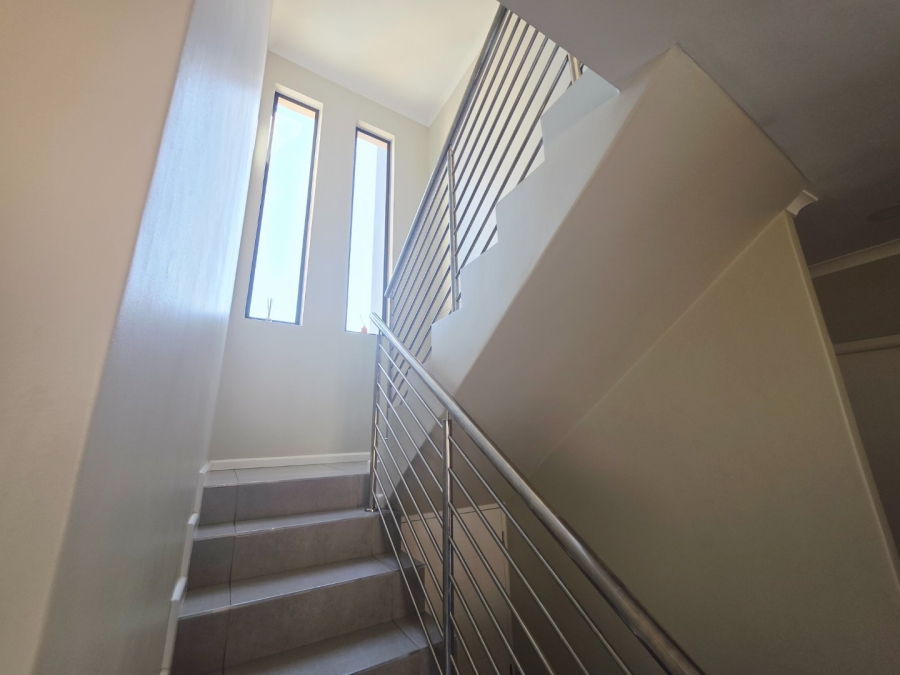 5 Bedroom Property for Sale in Sandown Western Cape